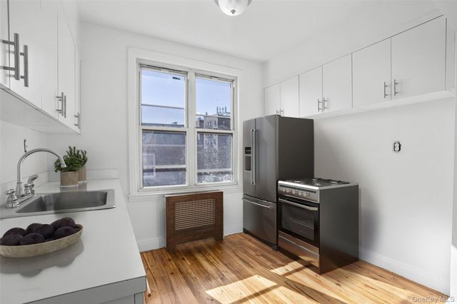 2736 Colden Avenue, Bronx, NY 10469