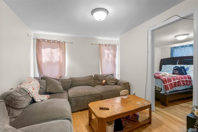 2736 Colden Avenue, Bronx, NY 10469