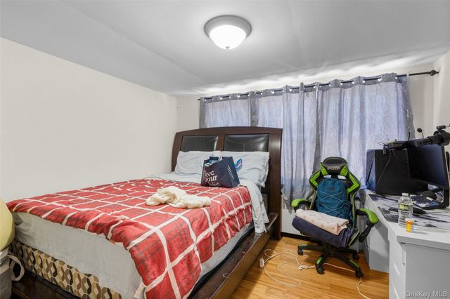 2736 Colden Avenue, Bronx, NY 10469