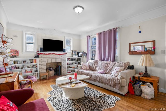 2736 Colden Avenue, Bronx, NY 10469