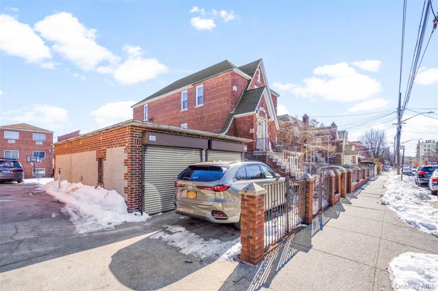 2736 Colden Avenue, Bronx, NY 10469