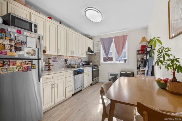 2736 Colden Avenue, Bronx, NY 10469