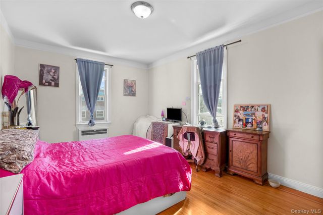 2736 Colden Avenue, Bronx, NY 10469