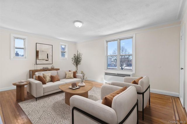 2736 Colden Avenue, Bronx, NY 10469