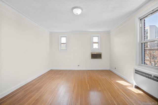 2736 Colden Avenue, Bronx, NY 10469