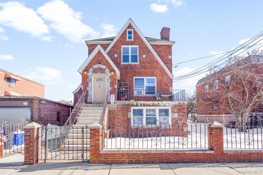 2736 Colden Avenue, Bronx, NY 10469