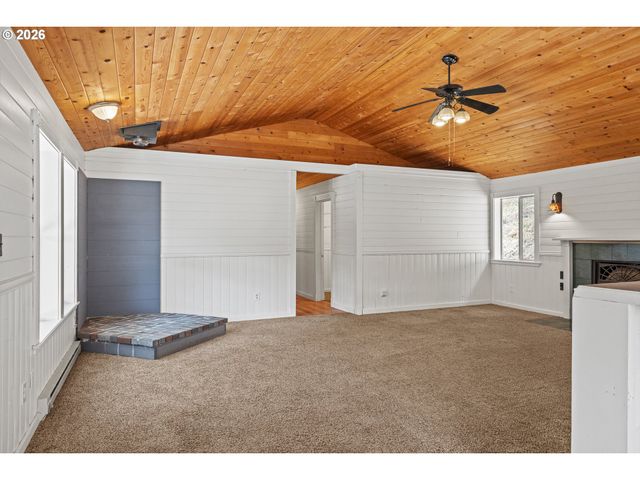 98629 SITKUM Ln, Myrtle Point, OR 97458