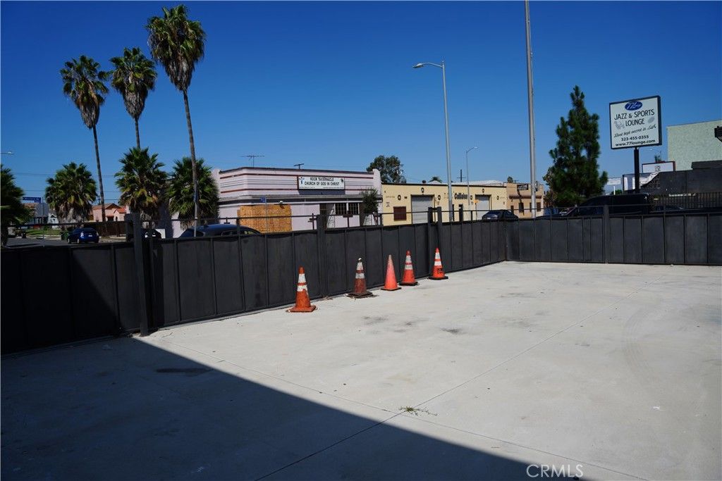 7508 S Western Ave, Other, CA 90047 — photo 2
