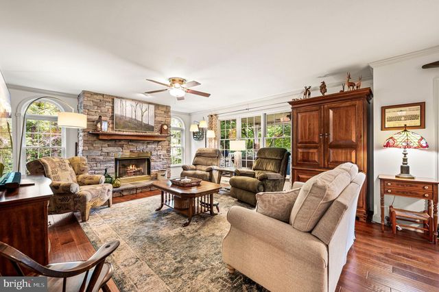 44 RED OAK DR, West Brandywine, PA 19320