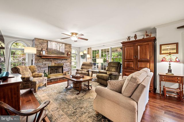 44 RED OAK DR, West Brandywine, PA 19320