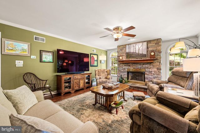 44 RED OAK DR, West Brandywine, PA 19320