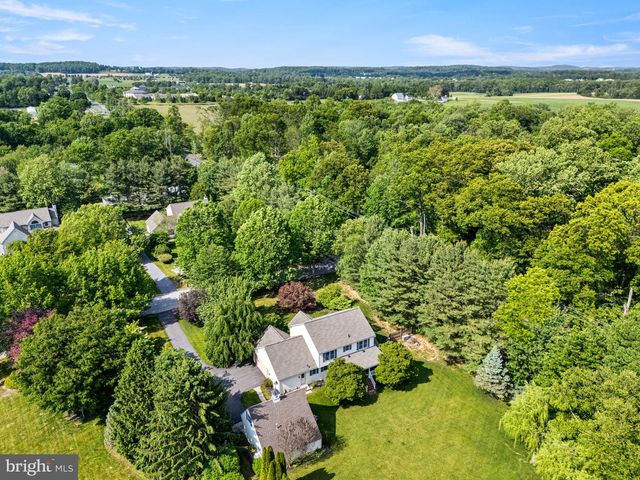 44 RED OAK DR, West Brandywine, PA 19320