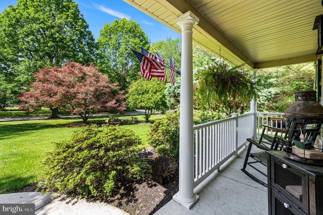 44 RED OAK DR, West Brandywine, PA 19320