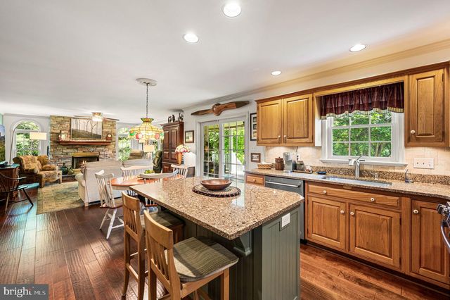 44 RED OAK DR, West Brandywine, PA 19320