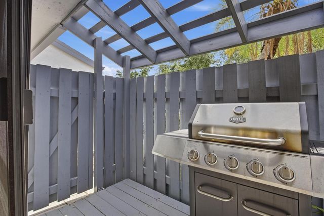 1512 N 15th Terrace, Hollywood, FL 33020