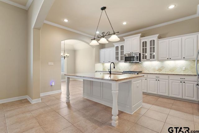 5706 Berkeley Dr, Tyler, TX 75707