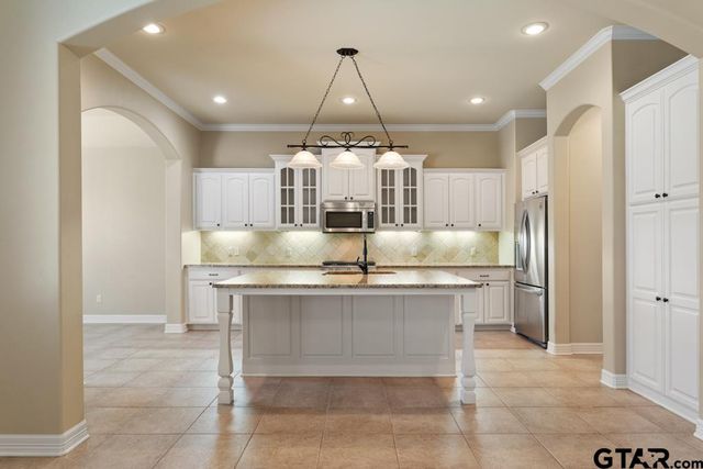 5706 Berkeley Dr, Tyler, TX 75707