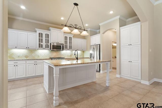 5706 Berkeley Dr, Tyler, TX 75707