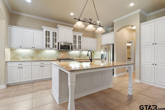 5706 Berkeley Dr, Tyler, TX 75707