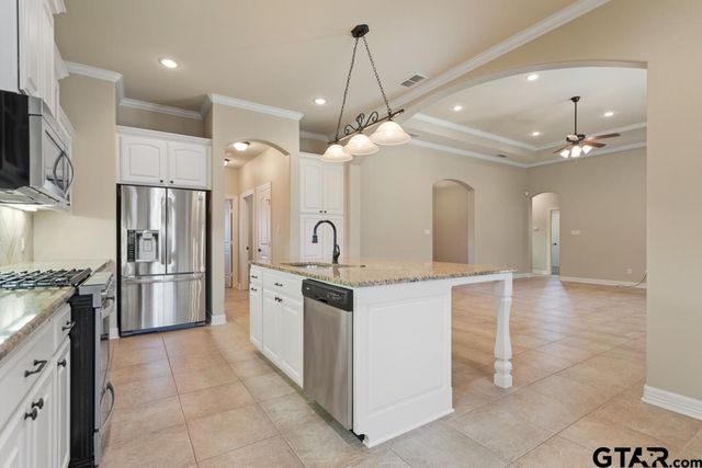 5706 Berkeley Dr, Tyler, TX 75707