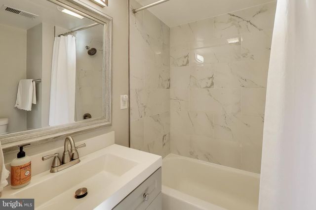 3913 OGLETHORPE ST, Hyattsville, MD 20782