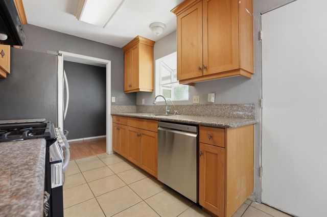 713 O St, Rio Linda, CA 95673