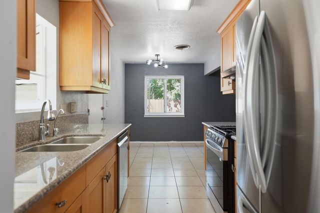 713 O St, Rio Linda, CA 95673