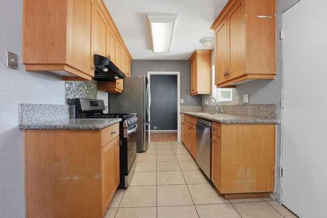 713 O St, Rio Linda, CA 95673