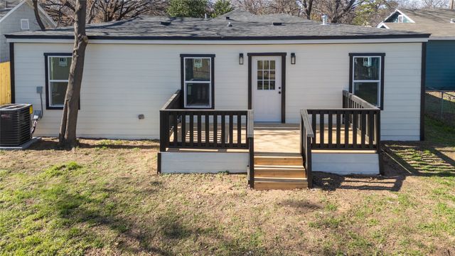 312 N Retta Street, Fort Worth, TX 76111