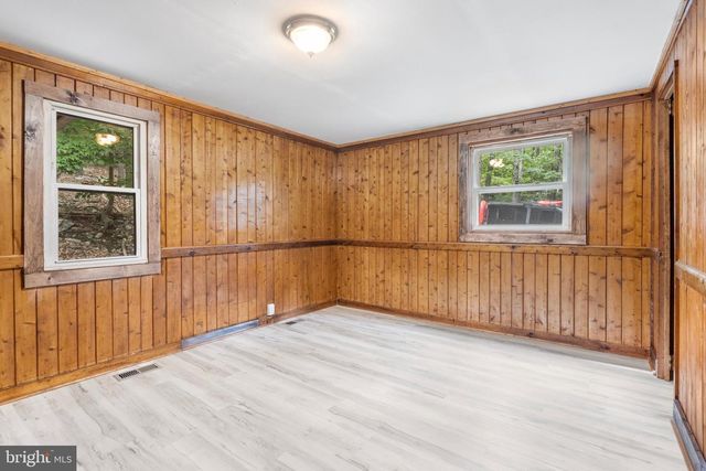 964 VALLEY VIEW RD, Harpers Ferry, WV 25425