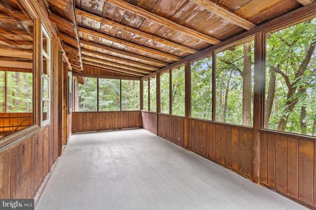 964 VALLEY VIEW RD, Harpers Ferry, WV 25425