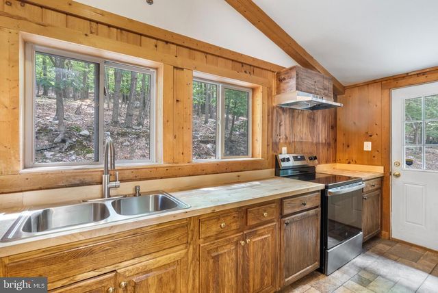 964 VALLEY VIEW RD, Harpers Ferry, WV 25425