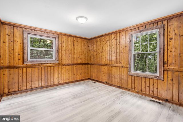 964 VALLEY VIEW RD, Harpers Ferry, WV 25425