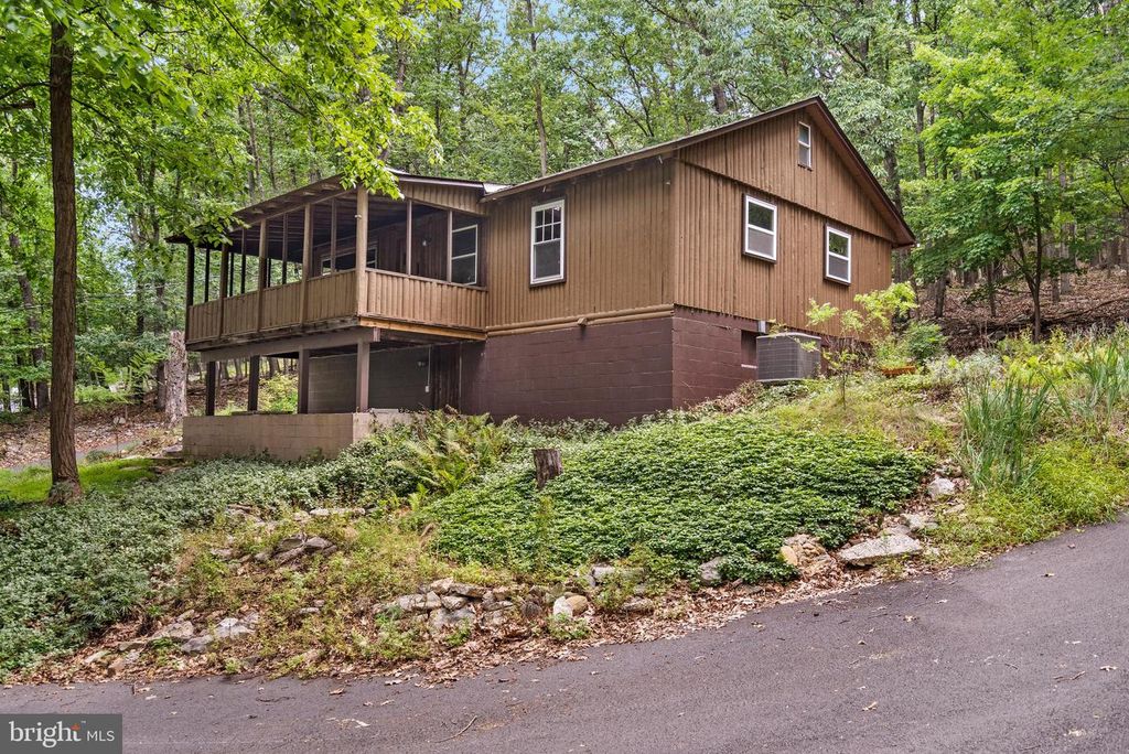 964 VALLEY VIEW RD, Harpers Ferry, WV 25425