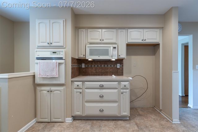 27268 Wagner Drive, Warren, MI 48093