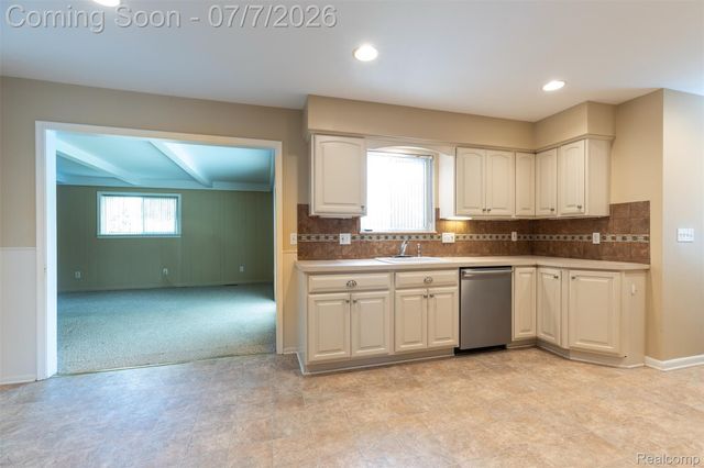 27268 Wagner Drive, Warren, MI 48093