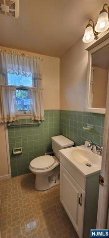 45 Campbell Avenue, Woodcliff Lake, NJ 07677