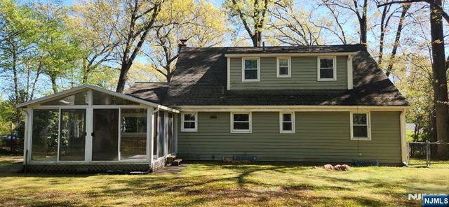 45 Campbell Avenue, Woodcliff Lake, NJ 07677