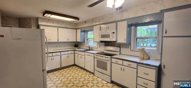 45 Campbell Avenue, Woodcliff Lake, NJ 07677