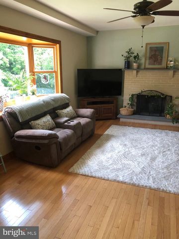 725 SCENIC DR, Harleysville, PA 19438