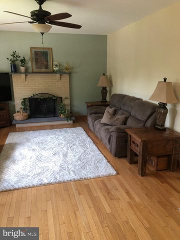 725 SCENIC DR, Harleysville, PA 19438