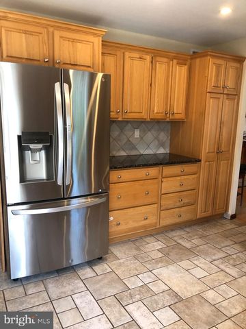 725 SCENIC DR, Harleysville, PA 19438