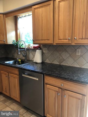 725 SCENIC DR, Harleysville, PA 19438