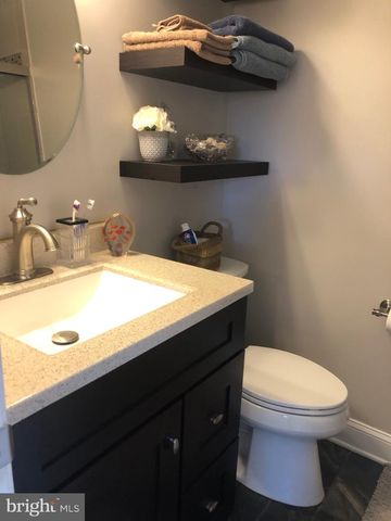 725 SCENIC DR, Harleysville, PA 19438