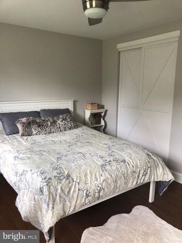 725 SCENIC DR, Harleysville, PA 19438