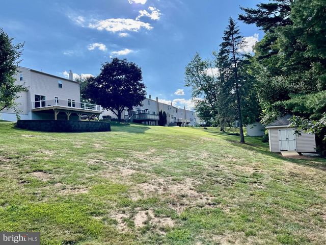 725 SCENIC DR, Harleysville, PA 19438