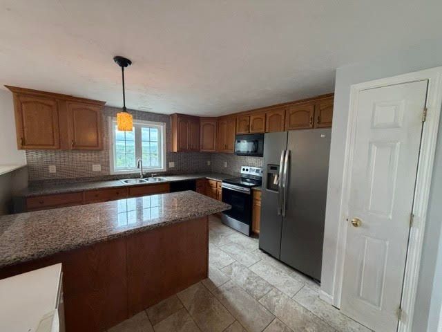 4 Pearlbush Path, Worcester, MA 01607