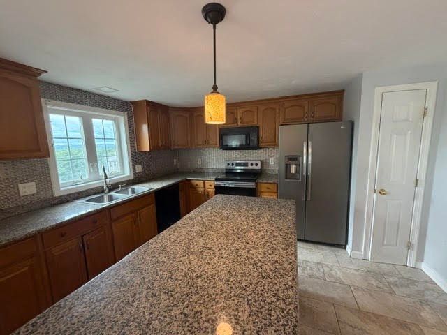 4 Pearlbush Path, Worcester, MA 01607