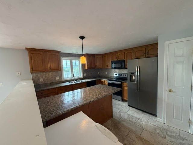 4 Pearlbush Path, Worcester, MA 01607