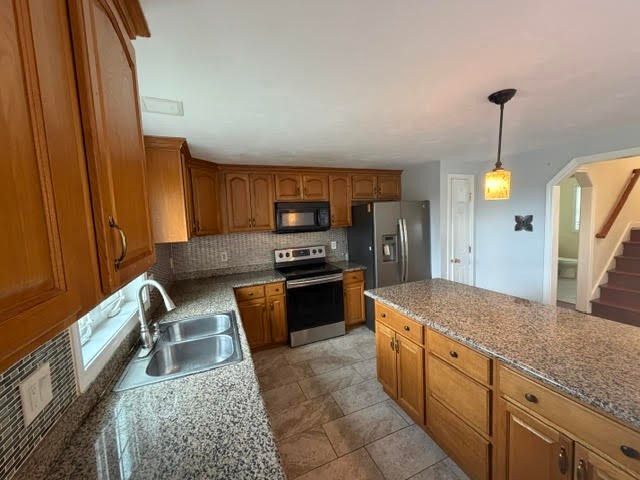 4 Pearlbush Path, Worcester, MA 01607